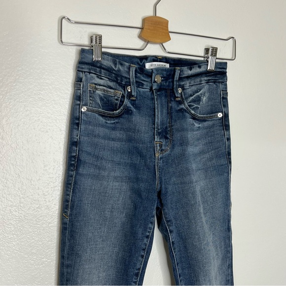 Good American Good Legs Crop Sz 00/35 distressed - Picture 6 of 9